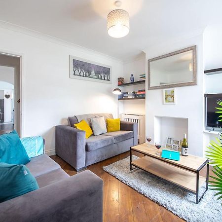 Bright 3 Bedroom Townhouse Near City Centre NWI Extérieur photo