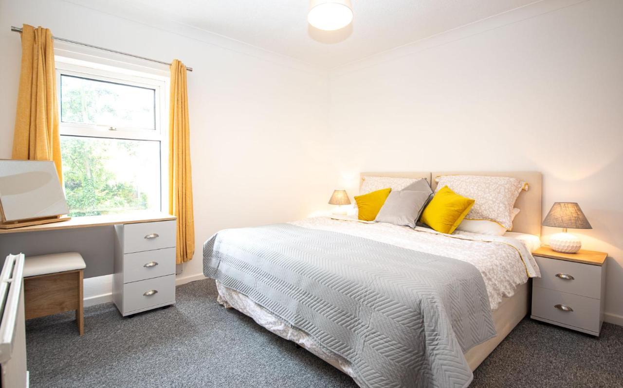 Bright 3 Bedroom Townhouse Near City Centre NWI Extérieur photo