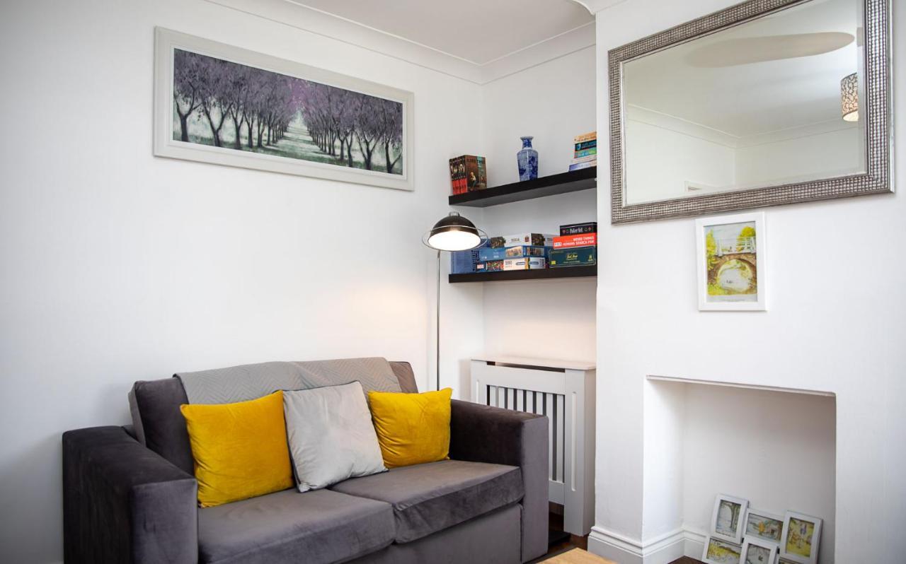 Bright 3 Bedroom Townhouse Near City Centre NWI Extérieur photo