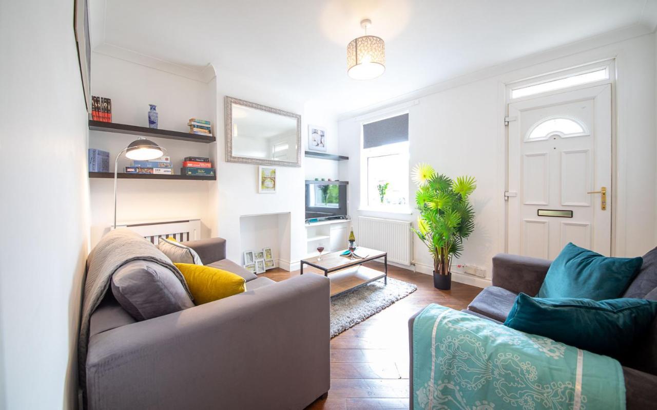 Bright 3 Bedroom Townhouse Near City Centre NWI Extérieur photo