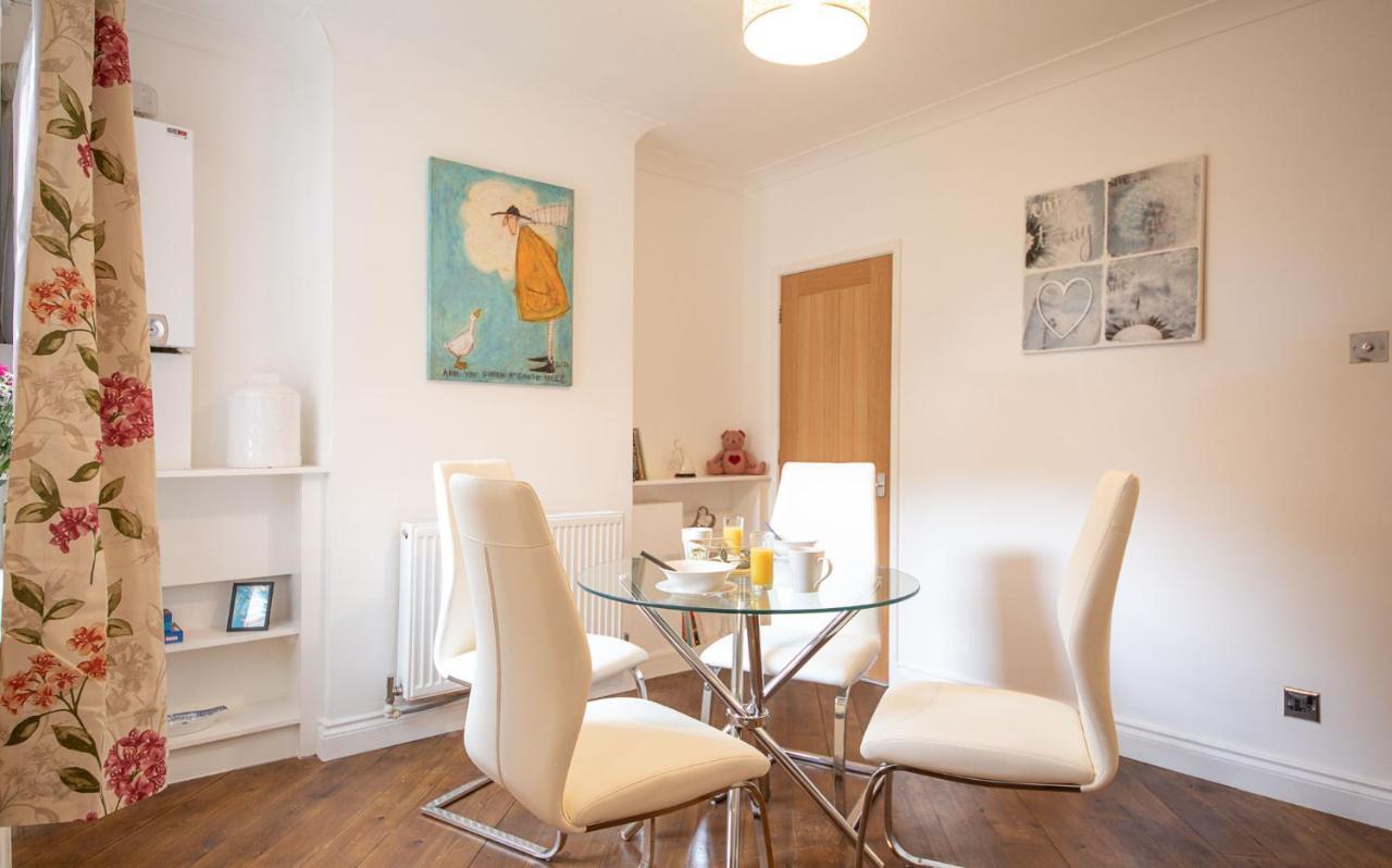 Bright 3 Bedroom Townhouse Near City Centre NWI Extérieur photo
