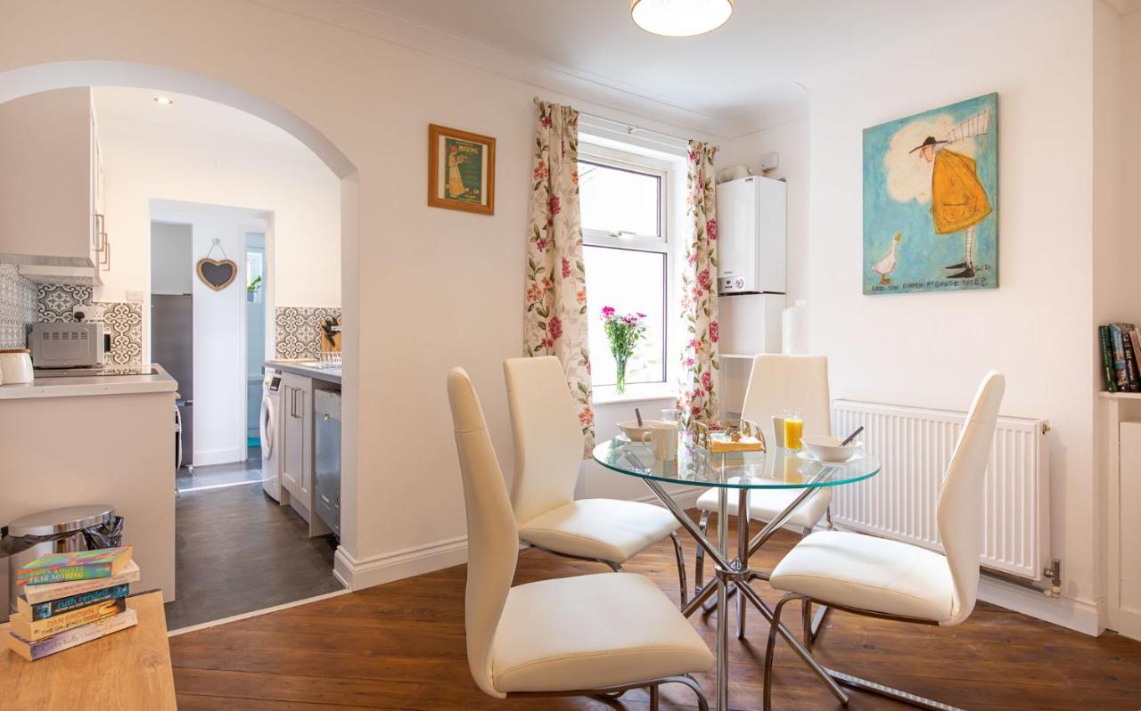 Bright 3 Bedroom Townhouse Near City Centre NWI Extérieur photo
